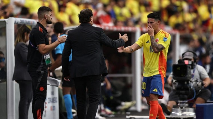 Colombia y su defensa con siete jugadores