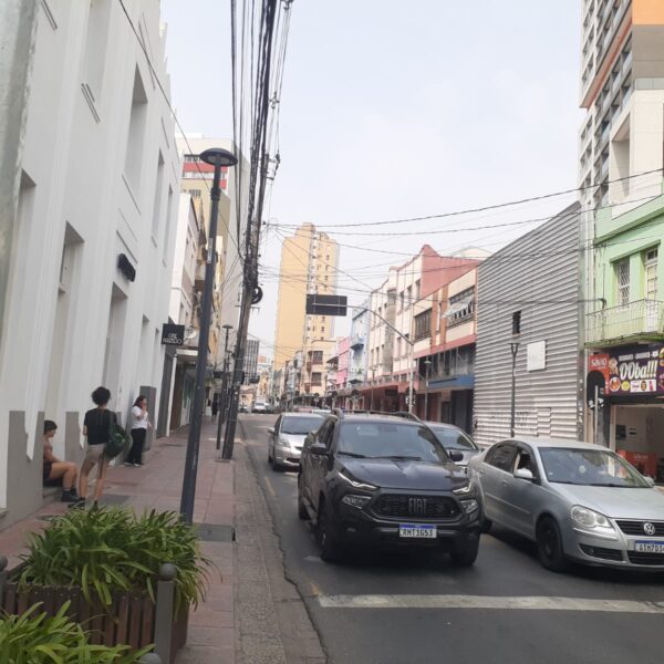 Pela Rua dos Riachões