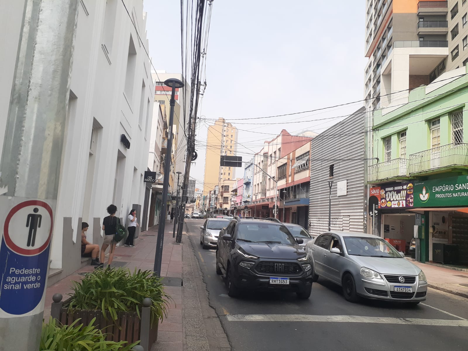 Pela Rua dos Riachões